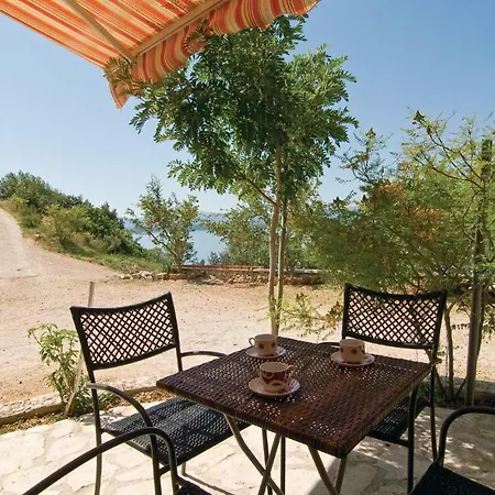Apartment Bol 33